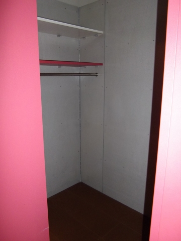 Receipt. Western style room Walk-in closet