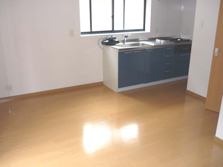 Living and room. Kitchen