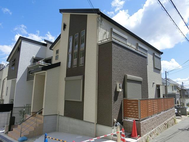 Local appearance photo. Local (August 2013) is shooting bright corner house! Guests preview the same day!