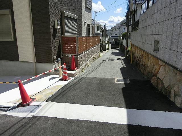 Local photos, including front road. Local (August 2013) Shooting