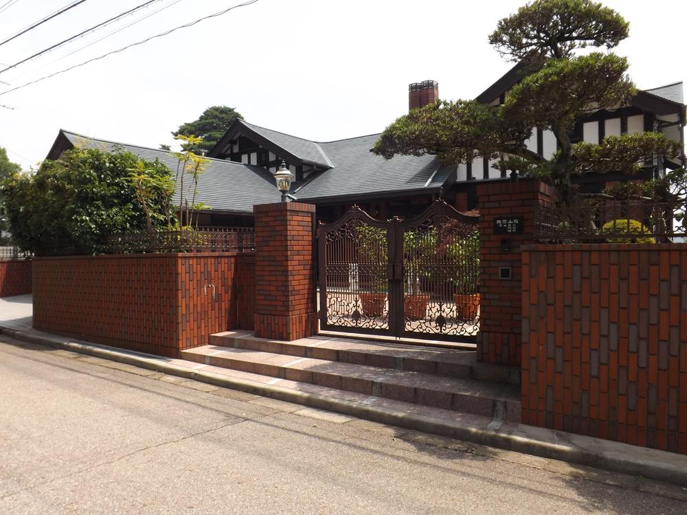 Local appearance photo