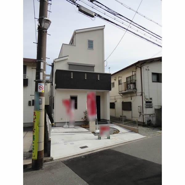 Local photos, including front road. Local (April 2013) Shooting