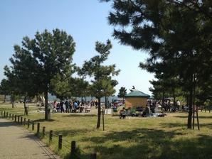 <Pleasant seaside wind flows Seaside> daily, While I pleasure the seaside scenery to change ever-facial expressions, Walk the sandy beach and the marina. "PanaHome The Smart City tide Ashiya ", It will be the everyday landscape. You can enjoy the marine leisure in your neighborhood, Recreation Ya in the lush park, Beach play is attractive to also go "walking". Children are also scattered near the park to play while petting a natural and familiar, In Ashiya comprehensive park of walk 9 minutes, Futsal and basketball courts, There is such as athletic playground equipment and biotope pond, It will be also nurtured children's curiosity. Or friends family and barbecue, At the beach fishing and shellfish gathering, You can also enjoy beach volleyball. Also, Tennis and futsal, Also Mizuno Sports Club tide Ashiya that can practice, such as golf in your neighborhood (about 250m). It is good to sweat in the sport in parent and child together! 