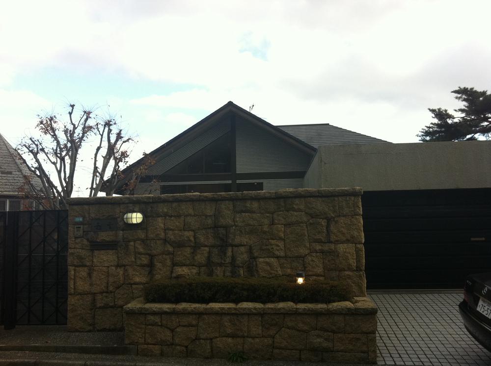 Local appearance photo. Local (12 May 2011) Shooting