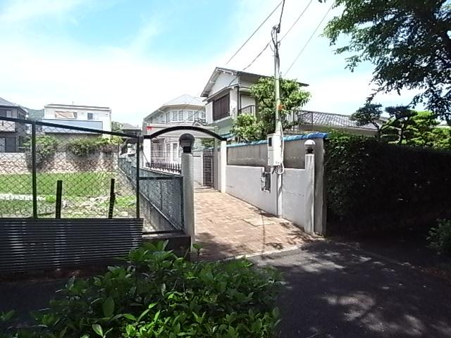 Local appearance photo