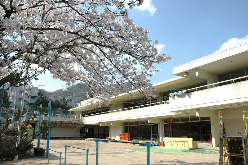 kindergarten ・ Nursery. Ashiya Tateiwa Garden kindergarten (kindergarten ・ 528m to the nursery)