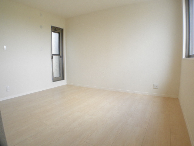 Living and room. 7.8 Pledge of Western-style Please use as the main bedroom