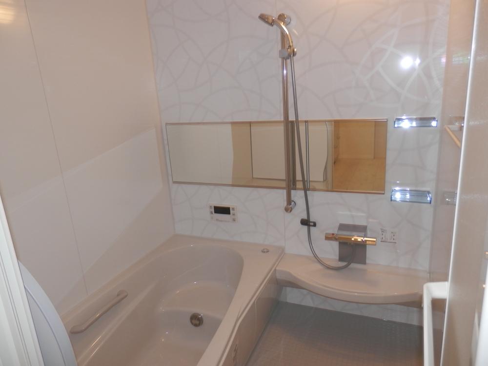 Bathroom. (April 2013) Shooting