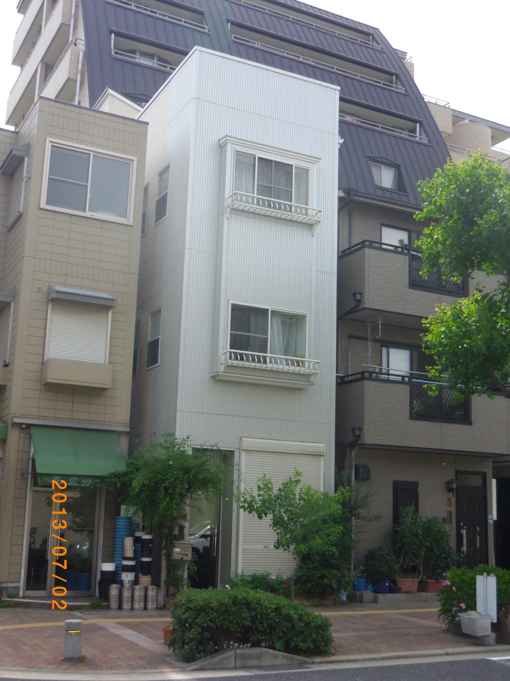 Local appearance photo