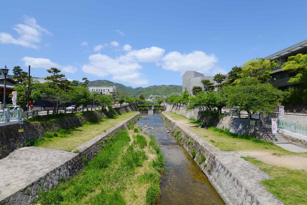 Other Environmental Photo. While a good environment that has been wrapped in a rich natural, The best location that was also enjoyed JR Ashiya 11-minute walk to the train station and the station near the convenience of. Facing south, Life proposal of spacious grounds 50 square meters more than the room. Model house scheduled for completion is CG. 