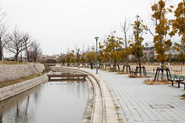 park. Until the hydrophilic Central Park 435m walk about 6 minutes