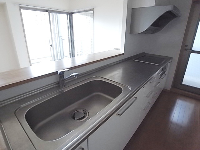 Kitchen. * Photo is a thing of the same property by room.