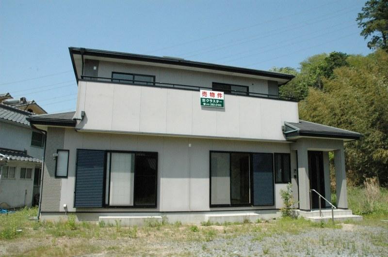 Local appearance photo. Local (10 May 2013) Shooting