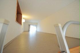 Receipt. There are about three tatami mats and a half of the loft space.