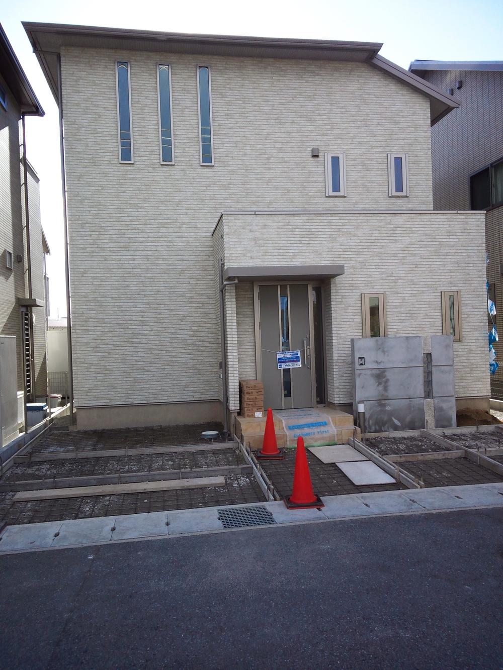 Local appearance photo. Local (12 May 2013) Shooting