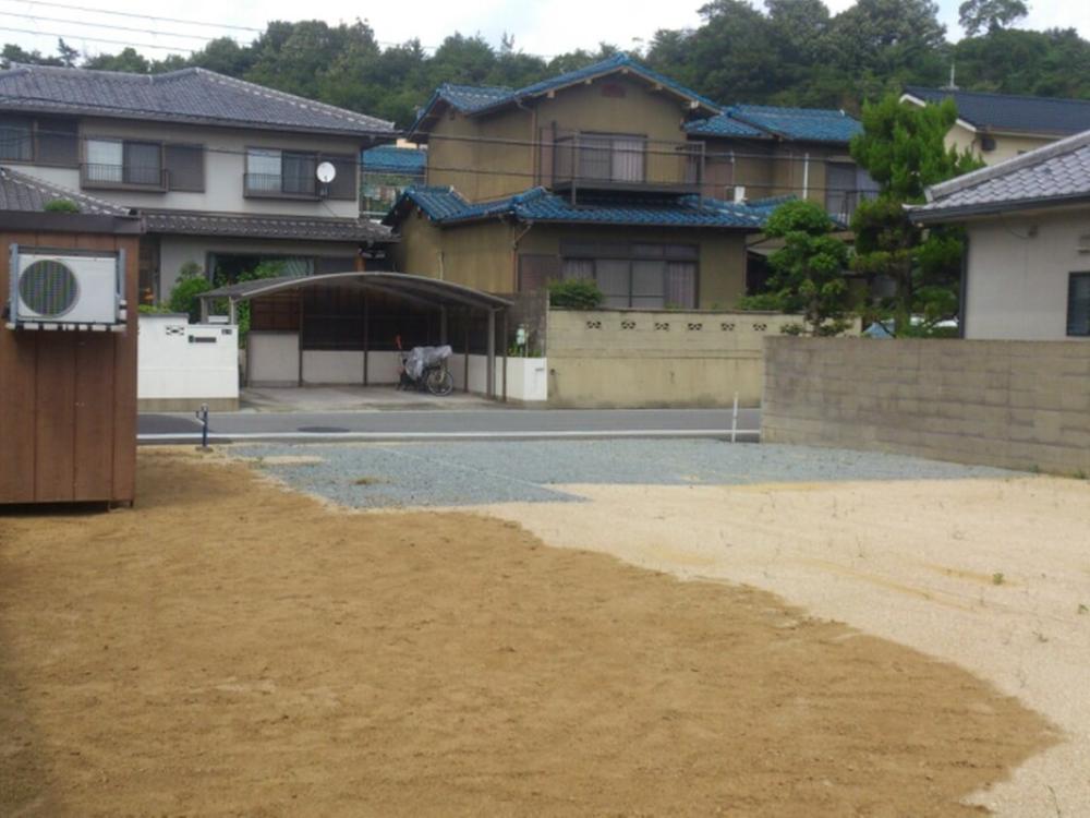 Local photos, including front road. Local Photos