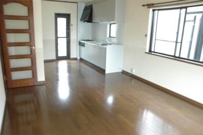 Living. Local (12 May 2013) Shooting