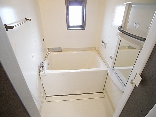 Bath. * Photo is a thing of the same property by room.