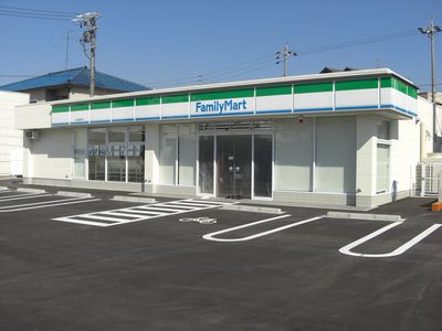 Convenience store. FamilyMart Umekeeda town store up to (convenience store) 216m