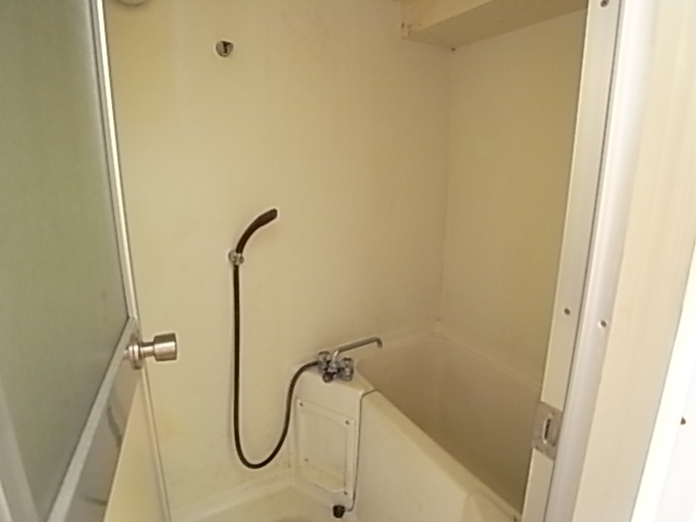 Bath. ※ Will be of 605, Room photo.