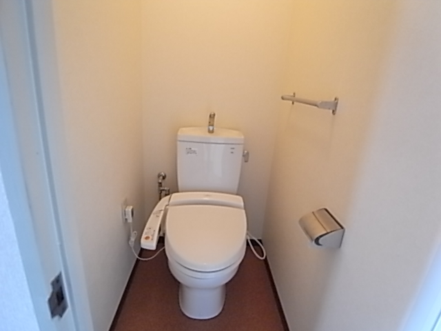 Toilet.  ※ Will be of 605, Room photo.