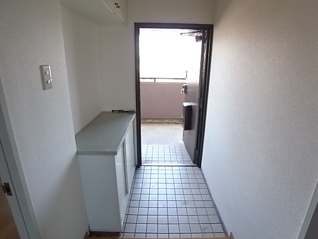 Entrance.  ※ Will be of 605, Room photo.