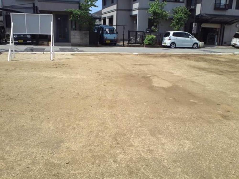 Local photos, including front road. Local Photos