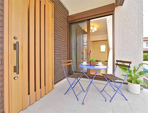 Model house photo.  [No. 9 areas ・ Model house]  It was completed parenting House feel the eyes full of grace of the sun! 