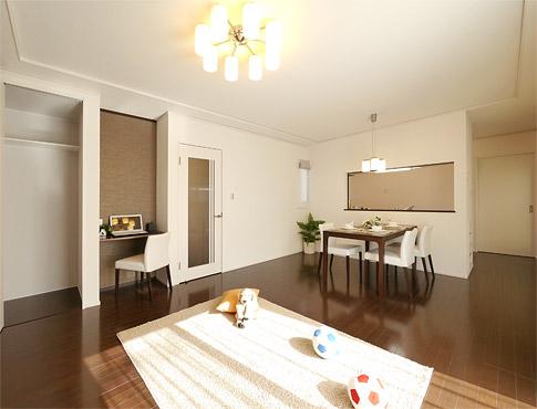 Living. No. 18 place ・ Model house