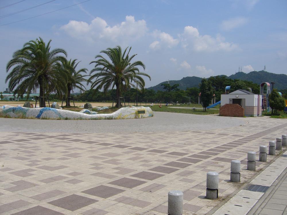 park. Takahama comprehensive park (about 640m)