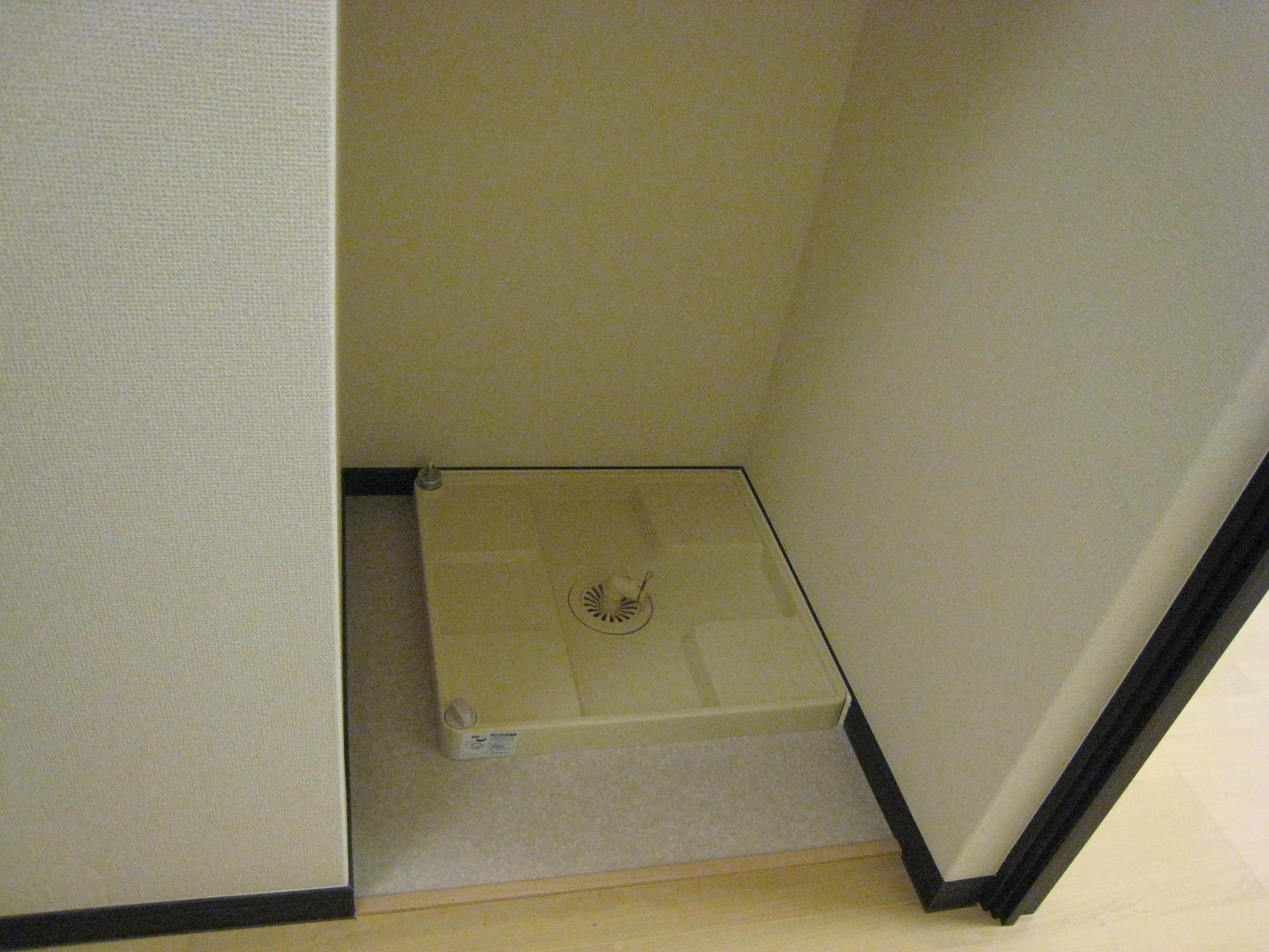 Other Equipment. Place the washing machine. Storage There is a handy shelf cupboard ^ - ^