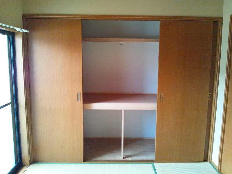 Receipt. Storage lot