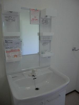 Wash basin, toilet. Indoor shooting