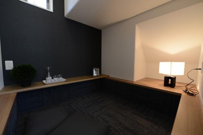 Non-living room. Usability various excavated den. Since gatherings space sugu also available as PC room as a playground for children.