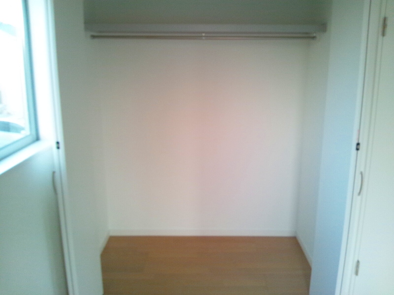 Receipt. Closet spacious