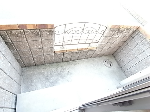 Balcony.  ※ It is a photograph of another room of the same properties