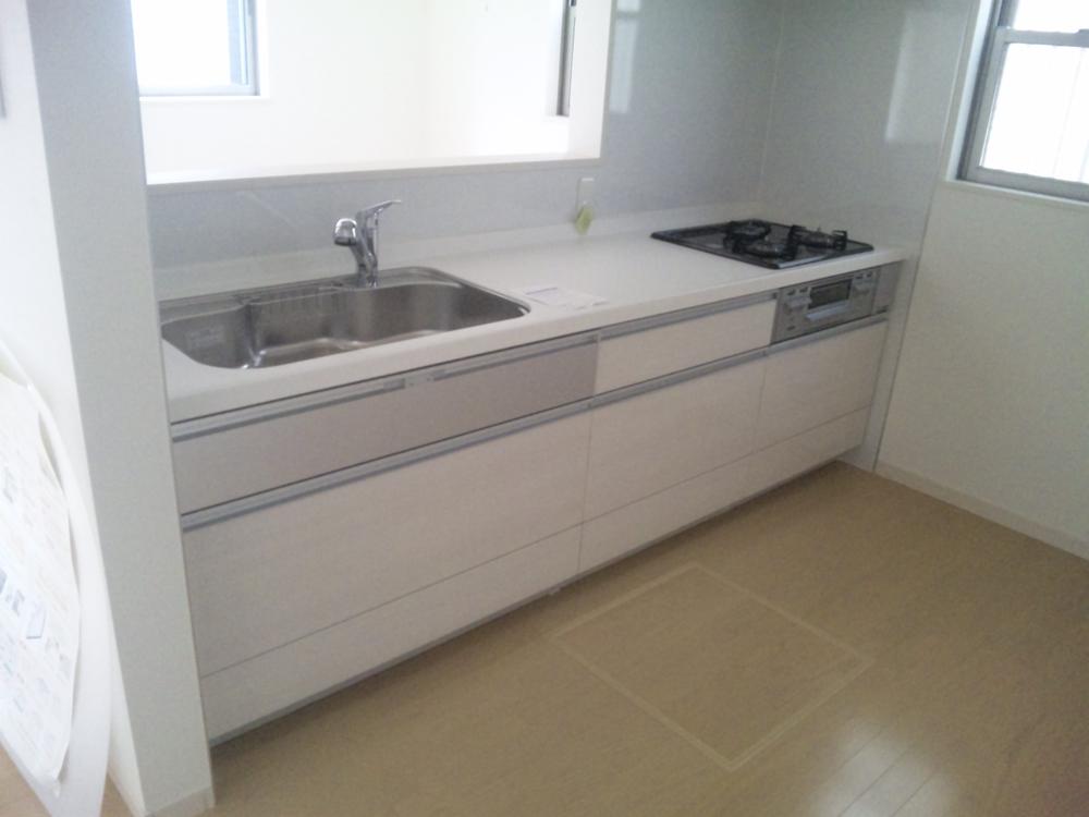 Kitchen. Storage space enhance system Kitchen & face-to-face kitchen