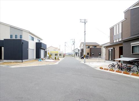 Sale already cityscape photo. Local in one after another building! Please come to see people come to grow along with the town, which dwelt!