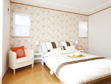 Non-living room. Set up a stylish wallpaper in the main bedroom.