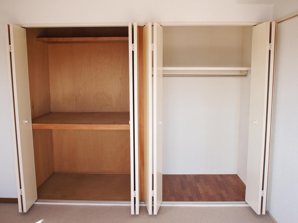 Receipt. Spacious closets and closet storage!