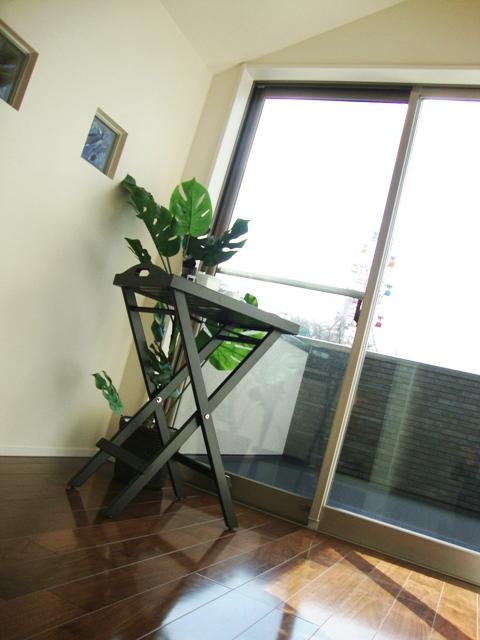 Model house photo. Sky balcony has become a usual and different line of sight of passing space.