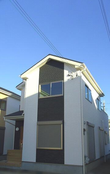 Local appearance photo. Building 3