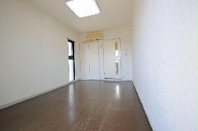 Living and room. It is warmth studio of the gas.  [Furniture Mu]