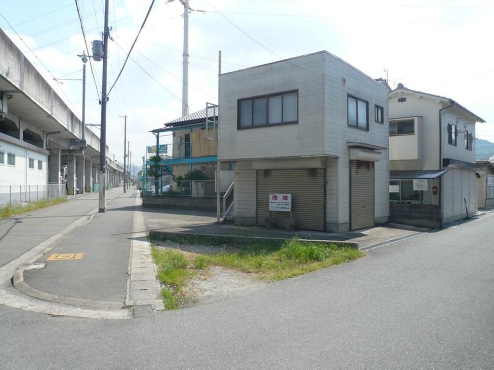 Local photos, including front road. Local (May 2013) Shooting