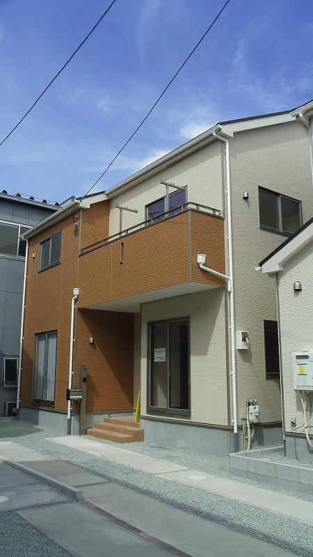 Local appearance photo. Building 2