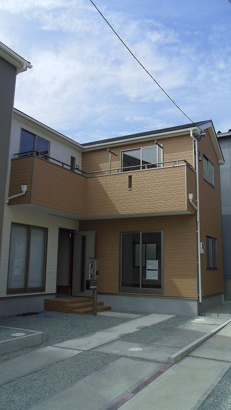 Local appearance photo. Building 3