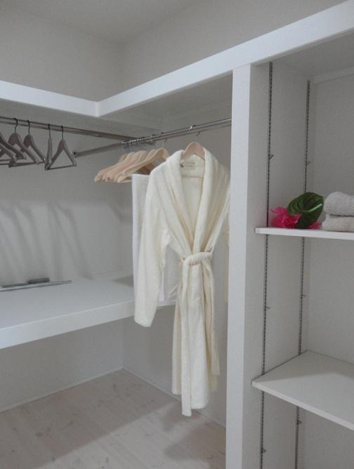 Model house photo. ● high-capacity walk-in closet! ●