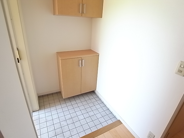 Entrance. ※ Photos will be the photograph of A-2-2.