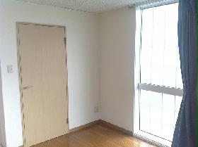 Living and room. Facing south. Veranda there.