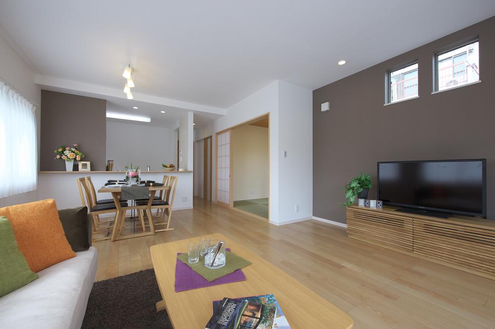 Same specifications photos (living)